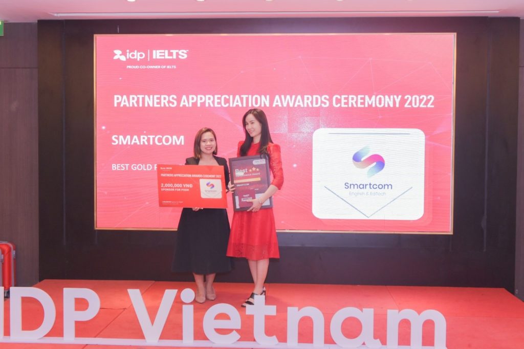 Smartcom English trở thành đối tác Vàng của IDP IELTS tại Việt Nam năm 2022