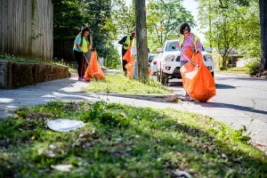 Volunteers cleaning up the streets - IELTS Speaking Part 2 Sample Answer