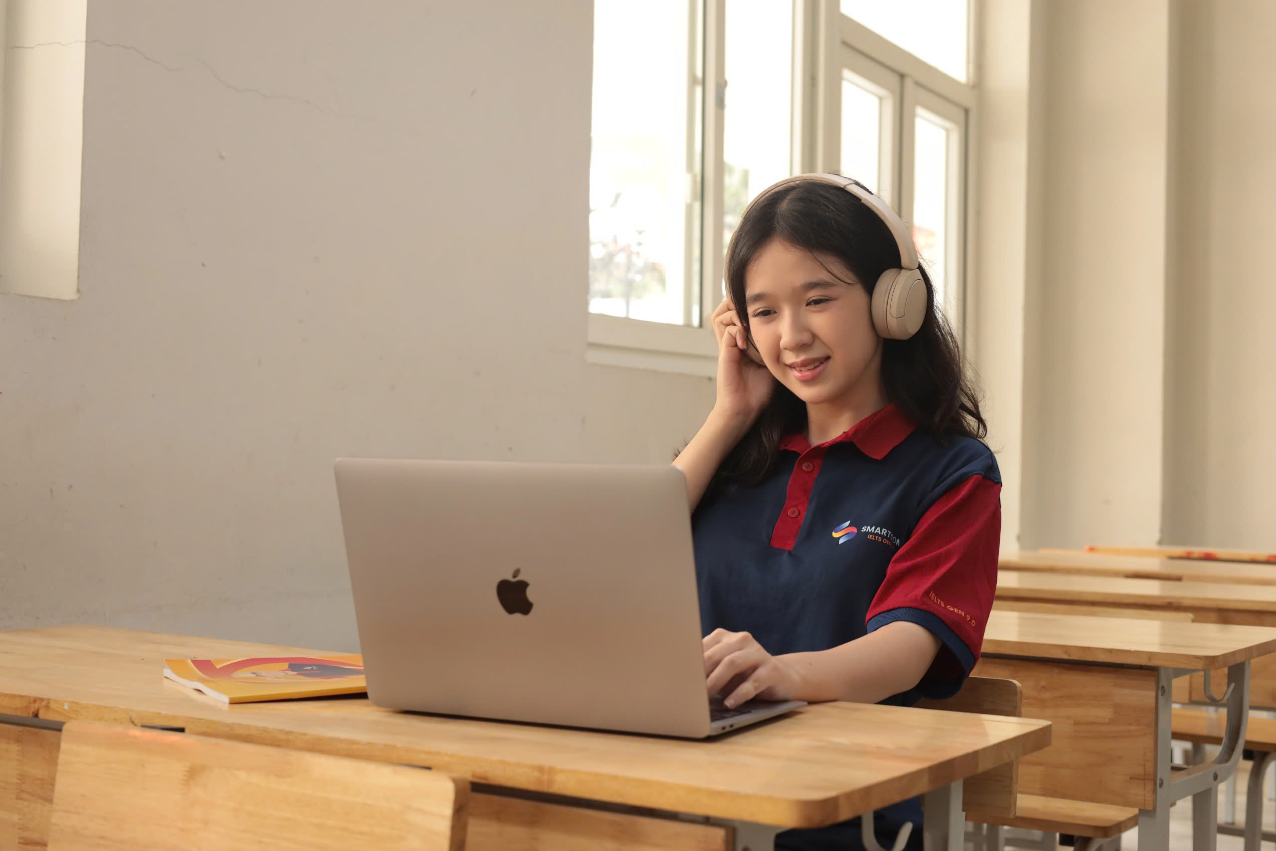 học sinh smartcom ngồi học