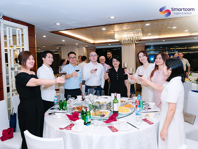 tiệc tối sinh nhật 20 tuổi của Smartcom English tiệc tối sinh nhật 20 tuổi của Smartcom English
