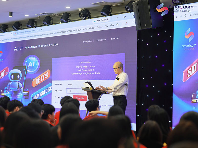 Chủ tịch Nguyễn Anh Đức tại buổi khai phóng ielts 8.0