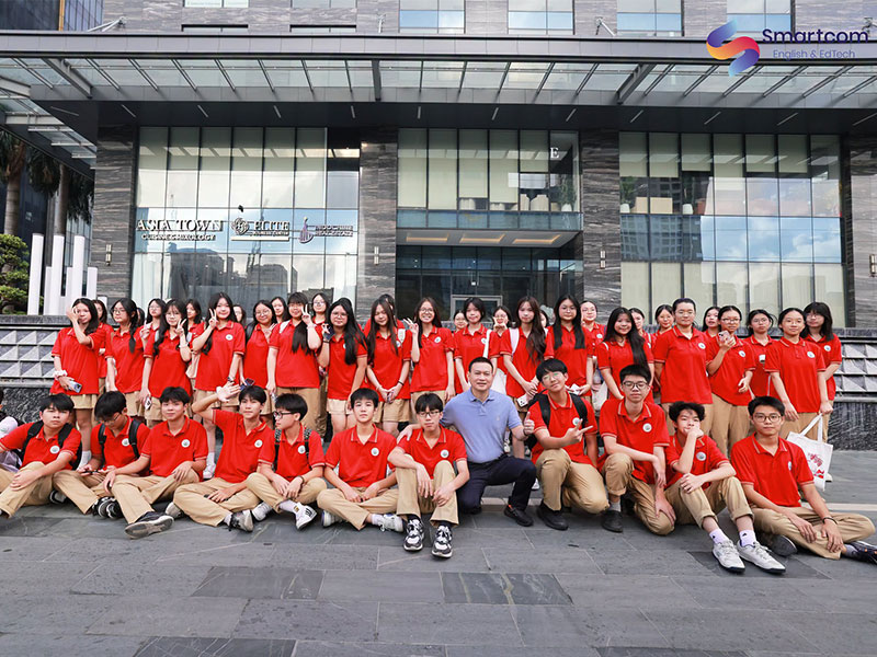 học sinh THPT Mỹ Đình tại buổi khai phóng ielts 8.0